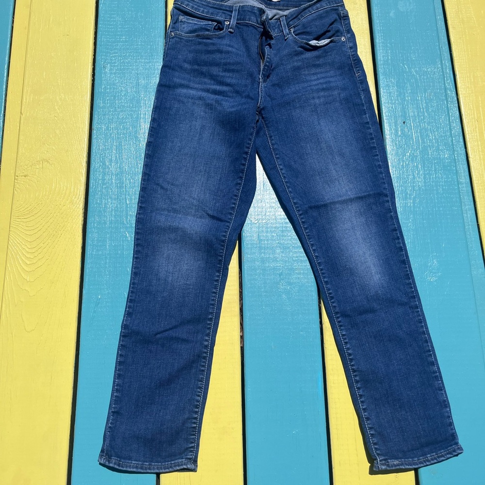 Levi's Women's Straight Leg Jeans in Deep Blue Wash